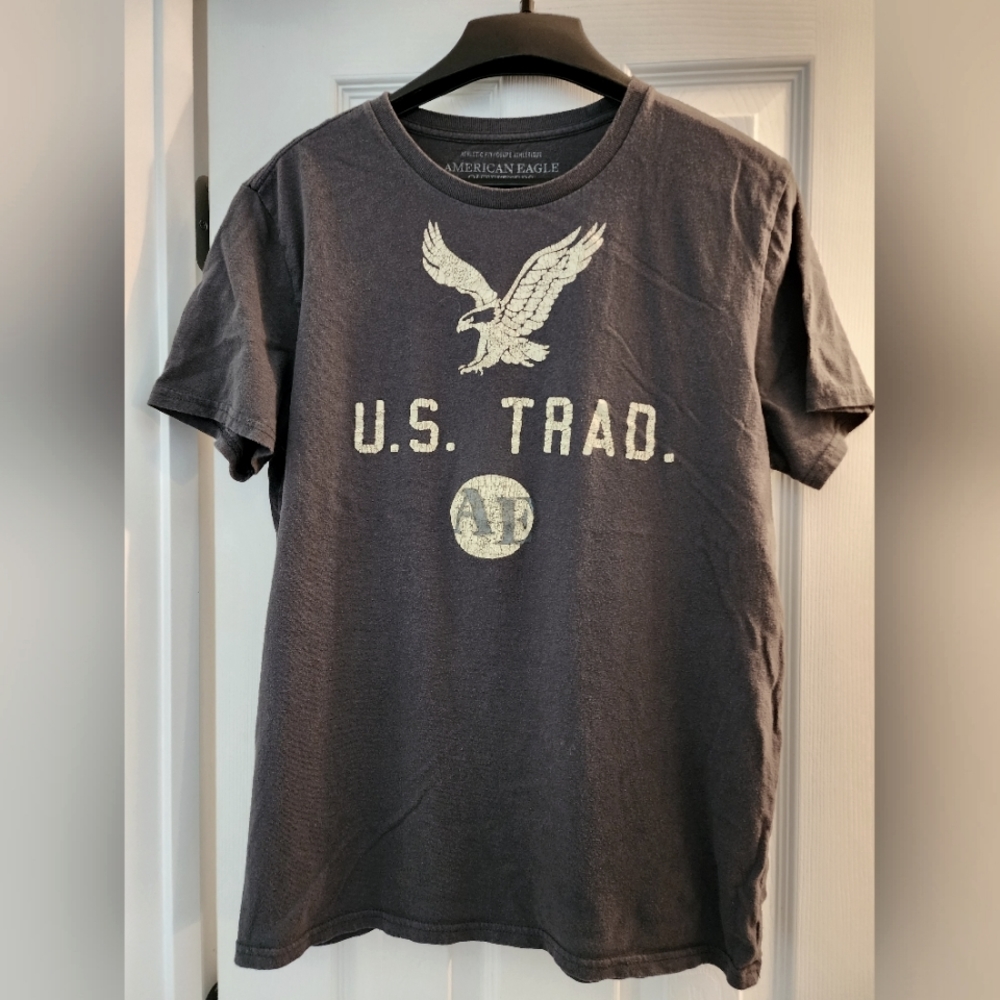 Men's American Eagle tshirt